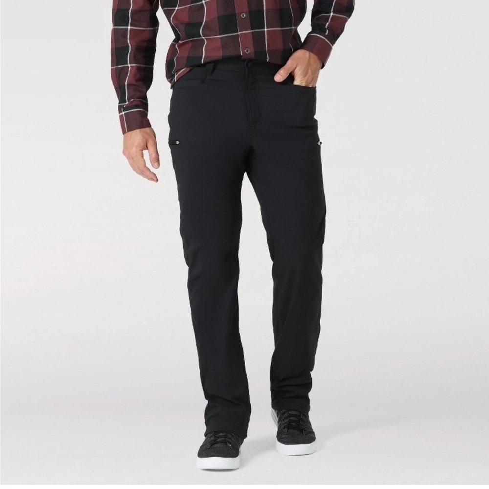 NWT Target mens Wrangler ATG Fleece Lined black straight leg cargo tactical pant